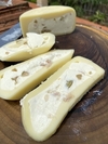 Queijo Trufado Com Requeijão Mineiro e Bacon e Azeitona
