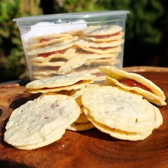 chips provolone recheado com goiabada