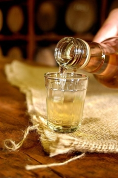 Cachaça Vale da Canastra Ouro 670ML - comprar online