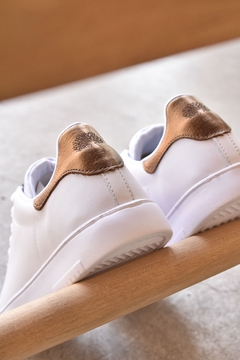 Zapatilla Ginko Blanca con Talonera Dorada - Art. 1652 - Palo B Calzados