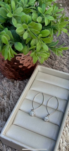 Brincos de Argola com zircônias Brilhantes