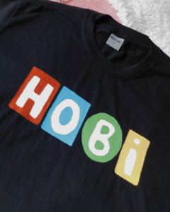 Camiseta Preta HOBI - comprar online