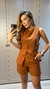 Conjunto Alfaiataria Feminina Elegante Short e Colete Alongado na internet