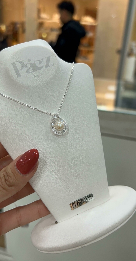 Gargantilla Gota con Perla de Río