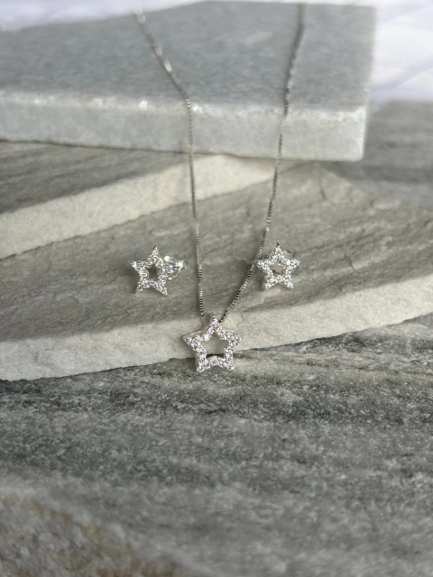 Pingente estrela cravejada em Prata 925