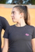 CAMISETA PRETA LOGO ROSA FEMININA