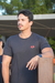 CAMISETA PRETA LOGO VERMELHA MASCULINA