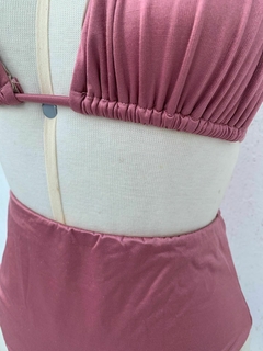 Conjunto Rave Rosê na internet