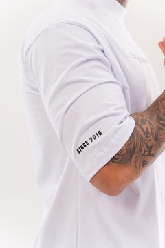 002 CAMISETA OVERSIZED CLASSIC STYLE LONGUINNI na internet
