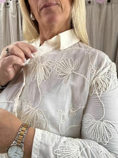 Imagen de Camisas Bordadas Importadas