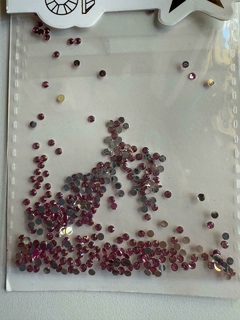 Strass pequeños de colores
