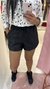 Shorts couro fake na internet