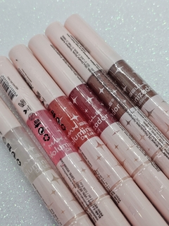 GLOSS VOLUMINIZADOR CON COLOR en internet