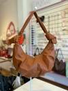 CARTERA ESTILO HOBO CAMEL