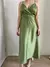 Vestido longo com decote em V na internet