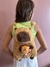 Mochila de pelúcia capivara