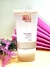 Base Mate Cor 09 Aline da Boca Rosa Beauty by Payot em embalagem de 30ml com fundo decorativo rosa e flores