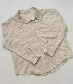 Camisa bordada en internet