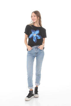 Remera flor - comprar online
