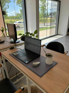 Pad desk Hello gris oscuro lino 0.3 x 0.64m