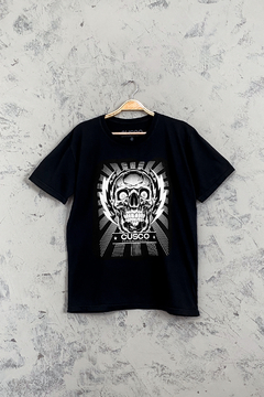 Camiseta Skull Hell - Cusco Skateboarding