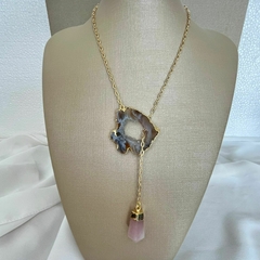 COLAR GRAVATINHA RAIA LUZZ QUARTZO ROSA