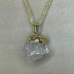 COLAR COM PINGENTE CRISTAL - comprar online