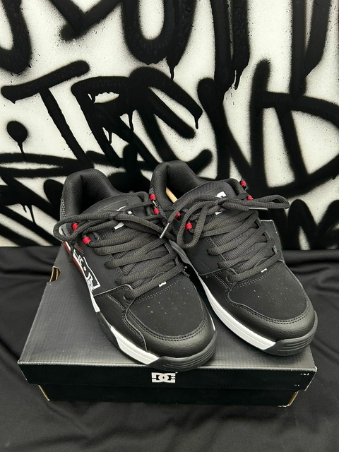 TÊNIS DC VERSATILE IMPORTADO - comprar online