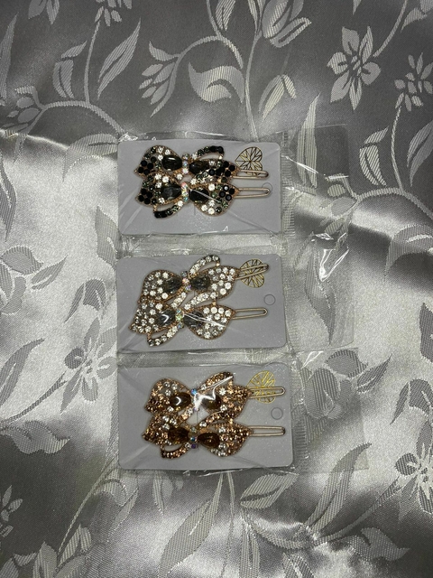 Par de Presilha Cravejada com Strass