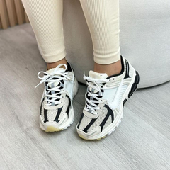Nike Vomero 5 en internet