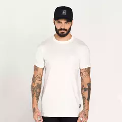 T-SHIRT SLIM BASIC BORDADO BUH