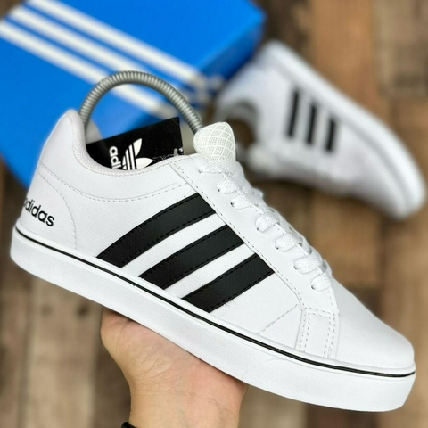 Tênis Adidas