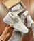 TÊNIS NIKE AIR FORCE FRESH CINZA na internet