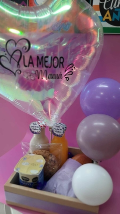 Desayuno Mamá Especial con Globo Tornasol - Decoraciones Y&K Festejos