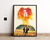 Quadro decorativo do filme The Last Of Us com personagens principais e uma explosão colorida ao fundo.