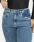 Imagem do Calça Feminina Mom jeans barra desfiada bolso funcional