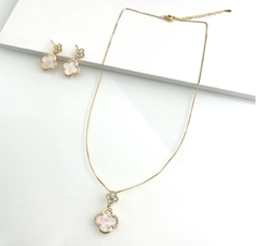 Conjunto de trevo folheado