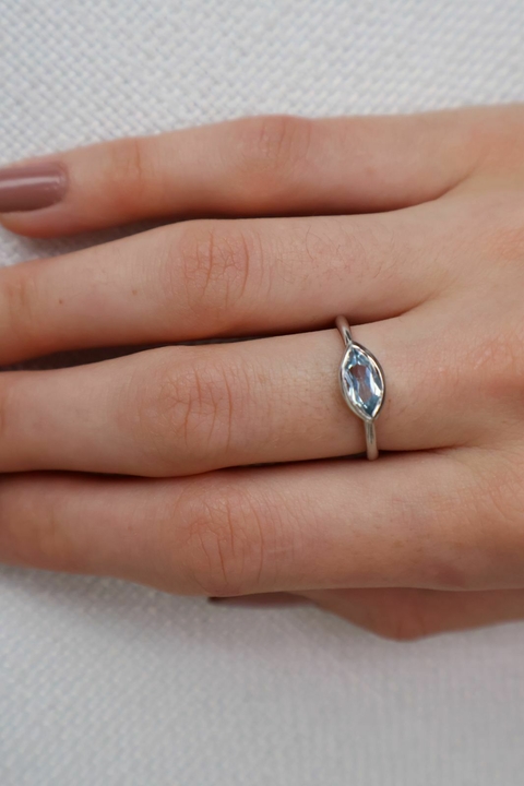 Anel Choices Topázio Azul formato Navete - comprar online