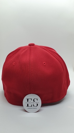 GORRA TRUCKER CERRADA ROJO - estilosalvatore.com.ar