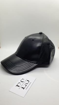 GORRA ECOCUERO ENGOMADO - comprar online