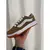 Tênis Vans Hylane na internet