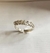 Anillo petalos de zirconia