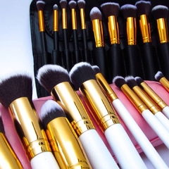 Set de 10 brochas kabuki con estuche en internet