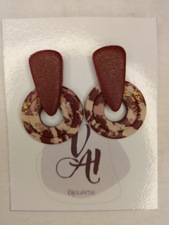 Aro colgante bordo con detalles en marmolado y toques de dorado