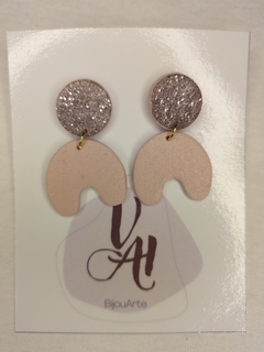 Aro colgante media luna salmon con glitter
