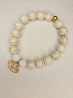 Pulsera piedras volcánicas y dije loto