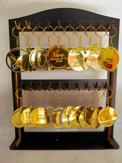 Llaveros Acrílico Dorado 6cm Me recibí - Maderatto