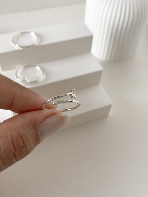 Anel regulável com zircônias - comprar online