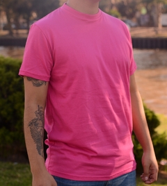 Remera Regular Fucsia en internet
