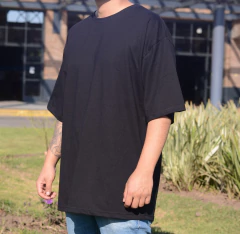 Remera Oversize Negro Reactivo